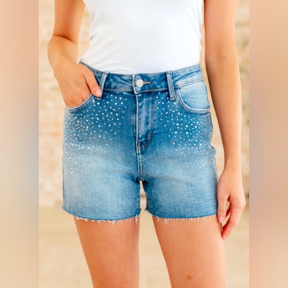 Judy Blue Shorts High Waist Rhinestone Cut off Raw Hem Light Wash Western NEW - Picture 2 of 3